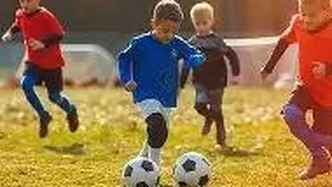 王晶回应带货争议：收高额直播费却仅售出800元，称其为“神经病”